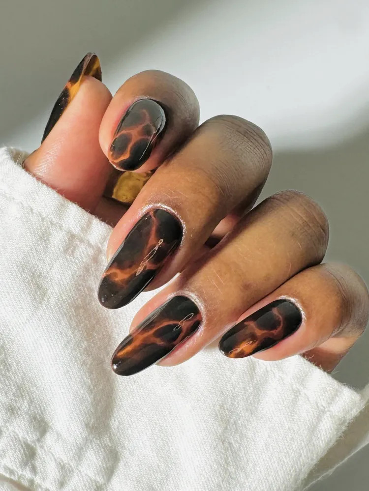 Манікюр «черепаховий панцир»