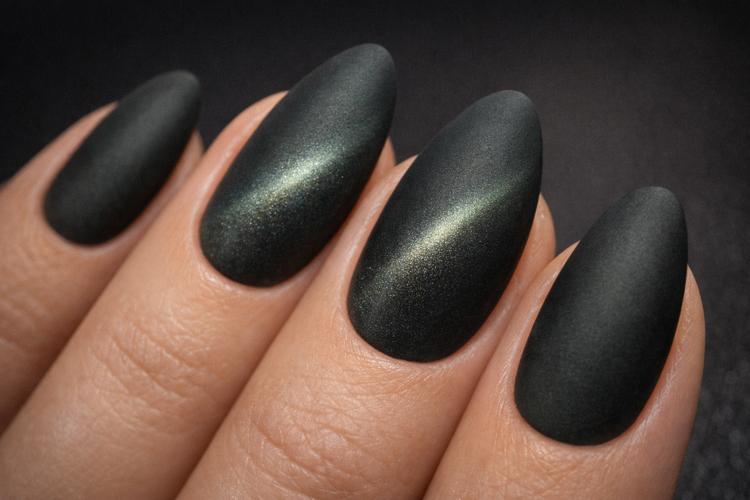 Ребристий скляний манікюр