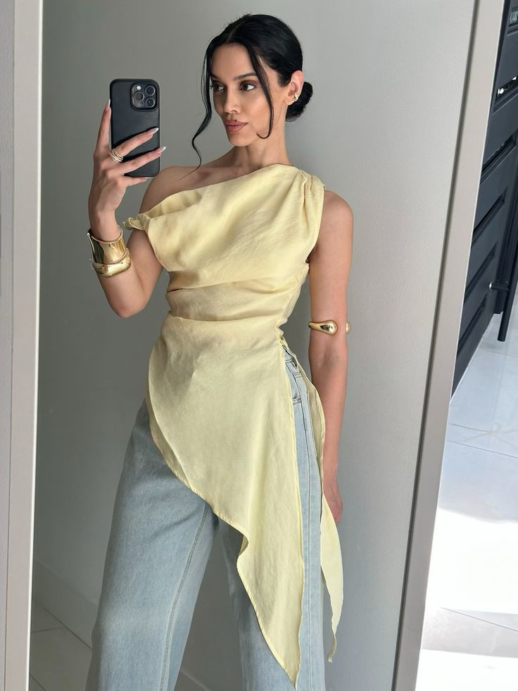 Шарф-топ – тренд драпірування весни 2026