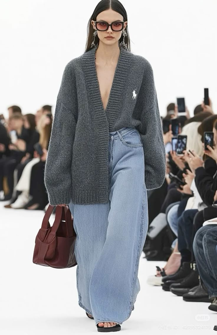 Кардиган замість піджака – м’який тренд SS26