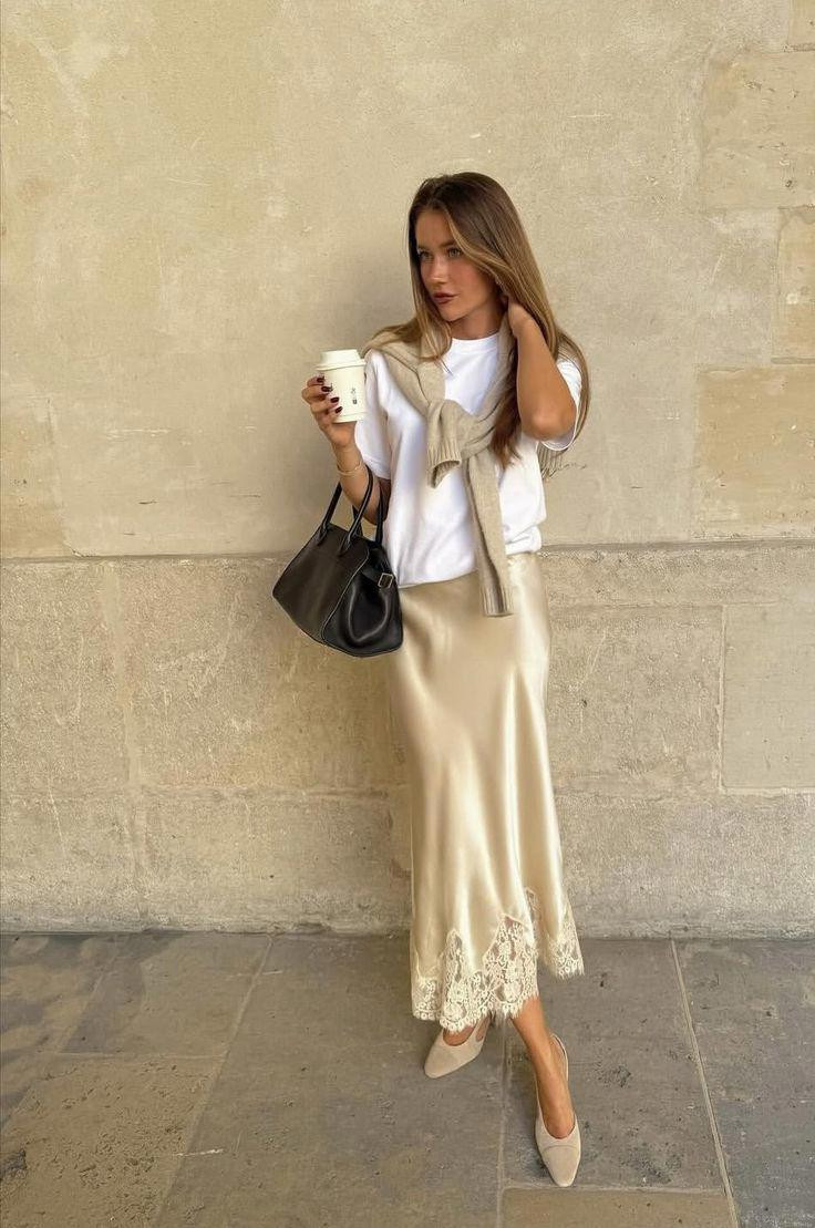 Матчинг-сет зі спідницею – універсальний комплект сезону