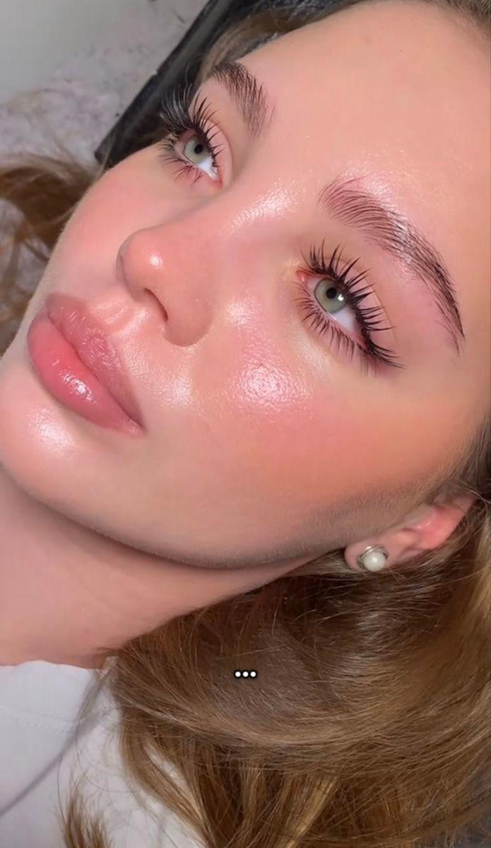 Виразні вії 