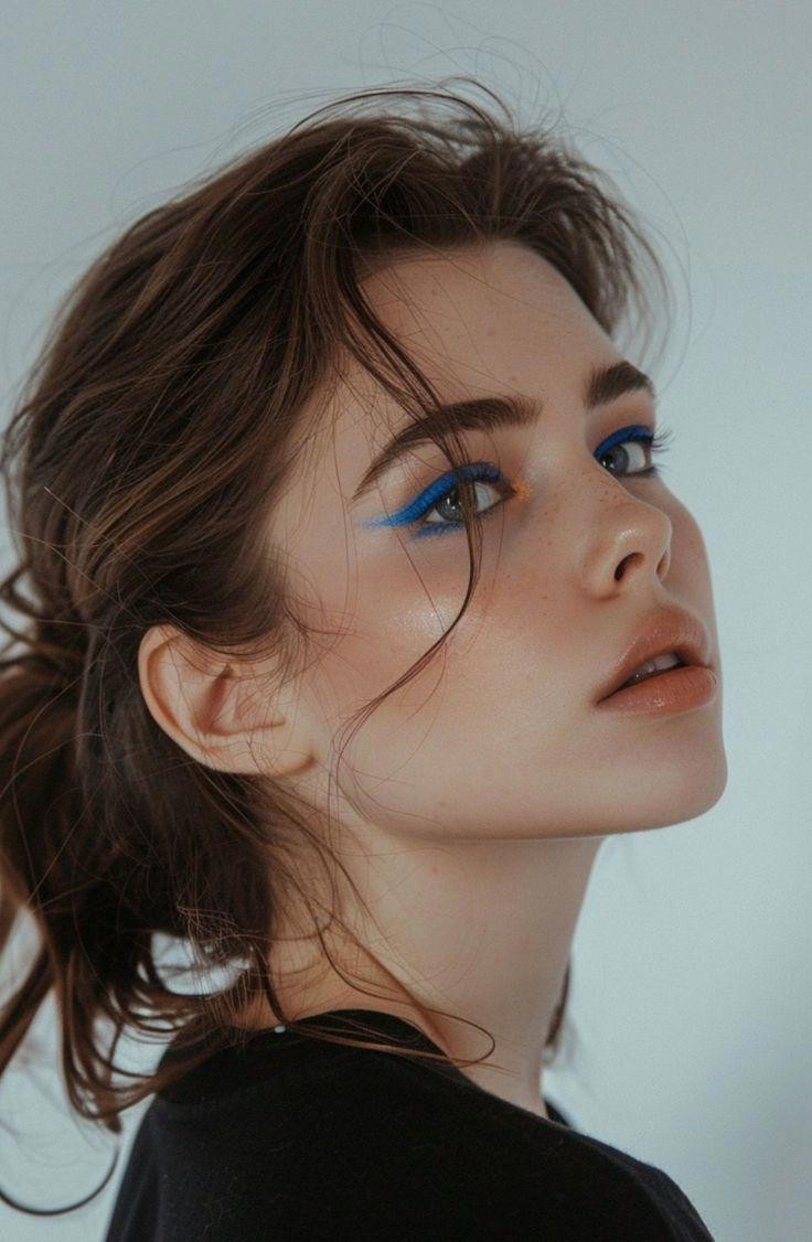 Як наносити сині тіні