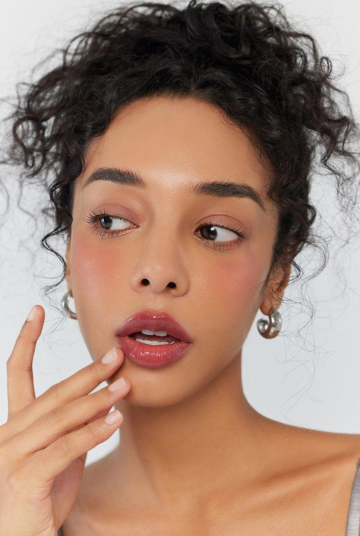 Як зробити розмиту червону помаду