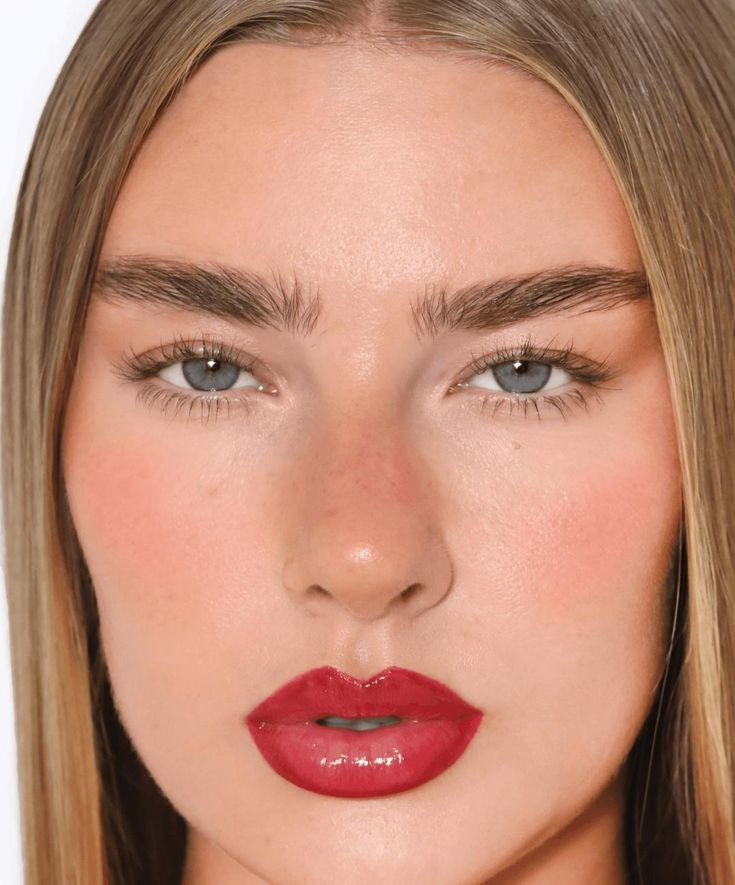 Як зробити розмиту червону помаду