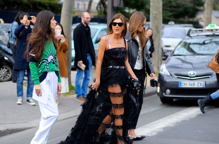 Самые эффектные street style образы с Недели моды в Париже (ФОТО)