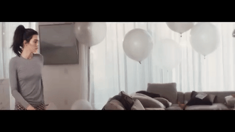 Wild Love: Кендалл Дженнер запела в новой рекламе Estee Lauder