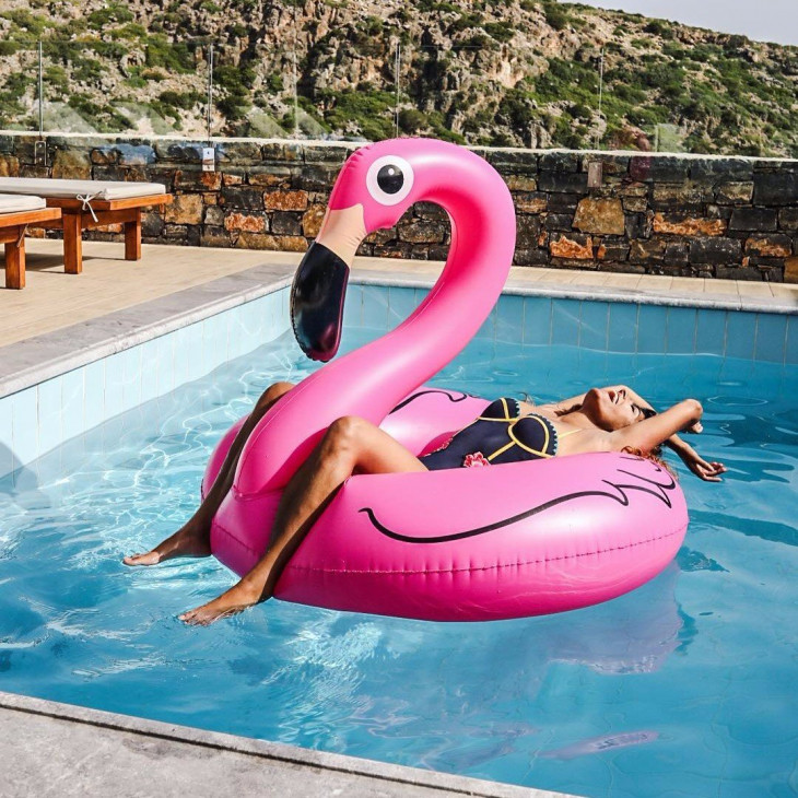 Надувное фламинго для бассейна