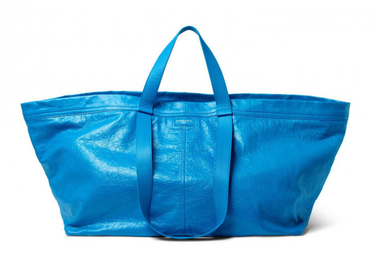 Синяя сумка от Balenciaga - самые нелепые сумки