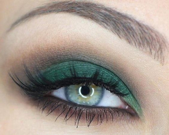 Зеленый макияж для голубых глаз