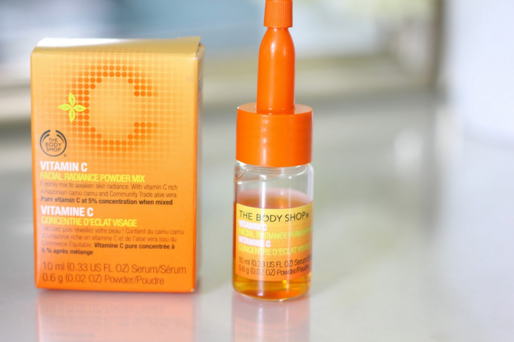Сыворотка для лица «Витамин С» The Body Shop Vitamin C Facial Radiance Powder Mix