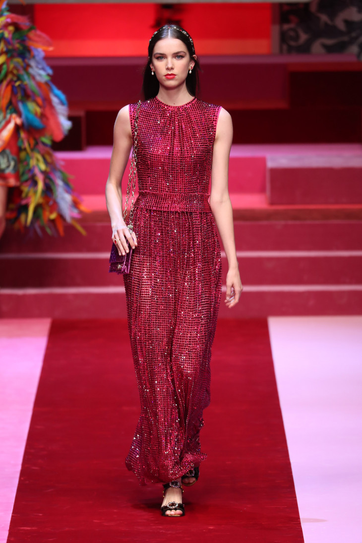 Красное платье Dolce & Gabbana