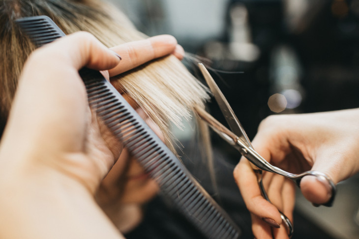 Почему важно подстригать кончики волос каждые 3 месяца