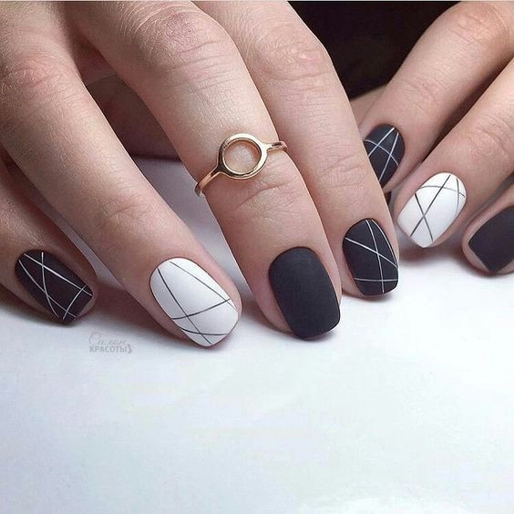 черно-белый дизайн ногтей геометрия