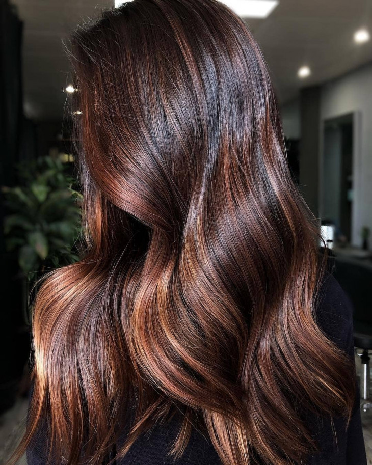 модный цвет волос осень 2018 - карамельный балаяж