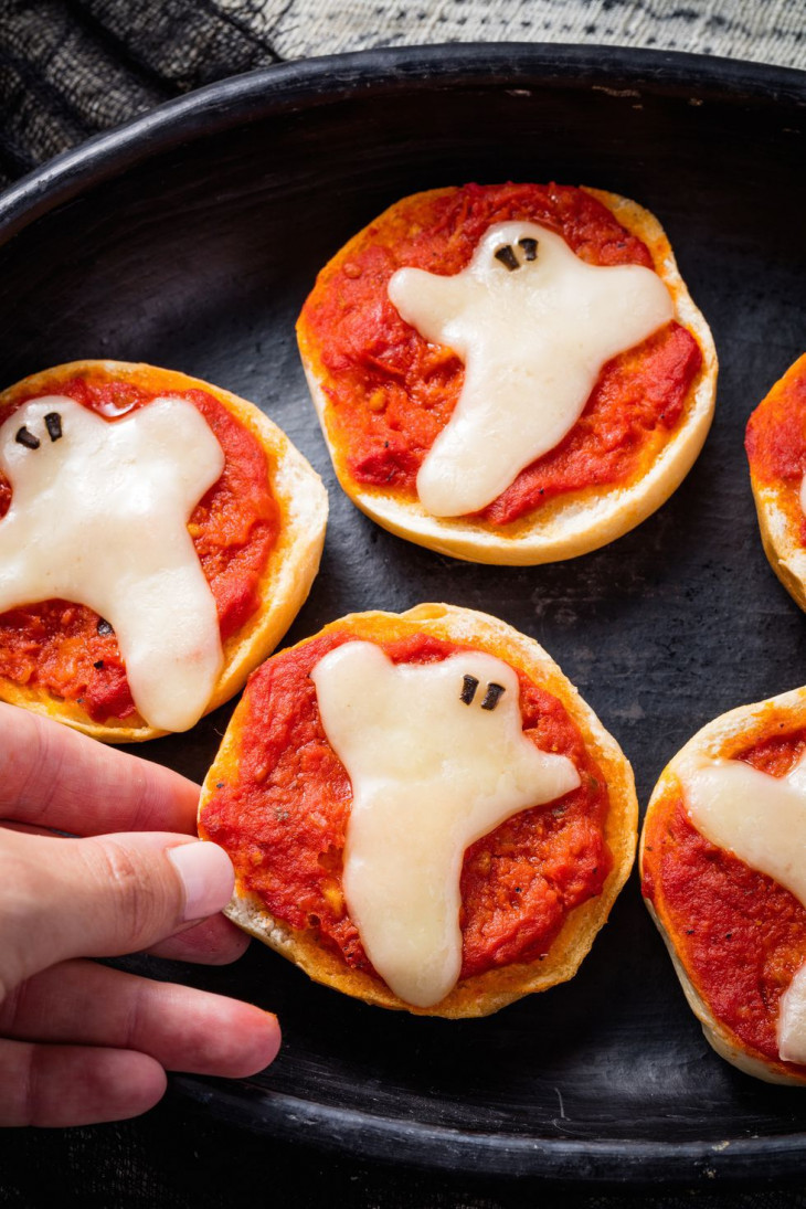 пиццы - еда на хэллоуин