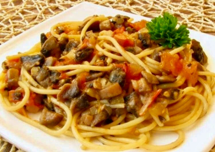Рецепты с грибами: спагетти 