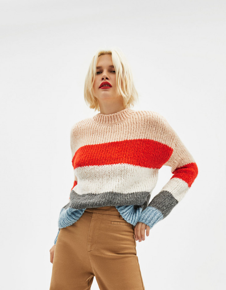 Оверсайз свитер в стиле цветовых блоков Bershka