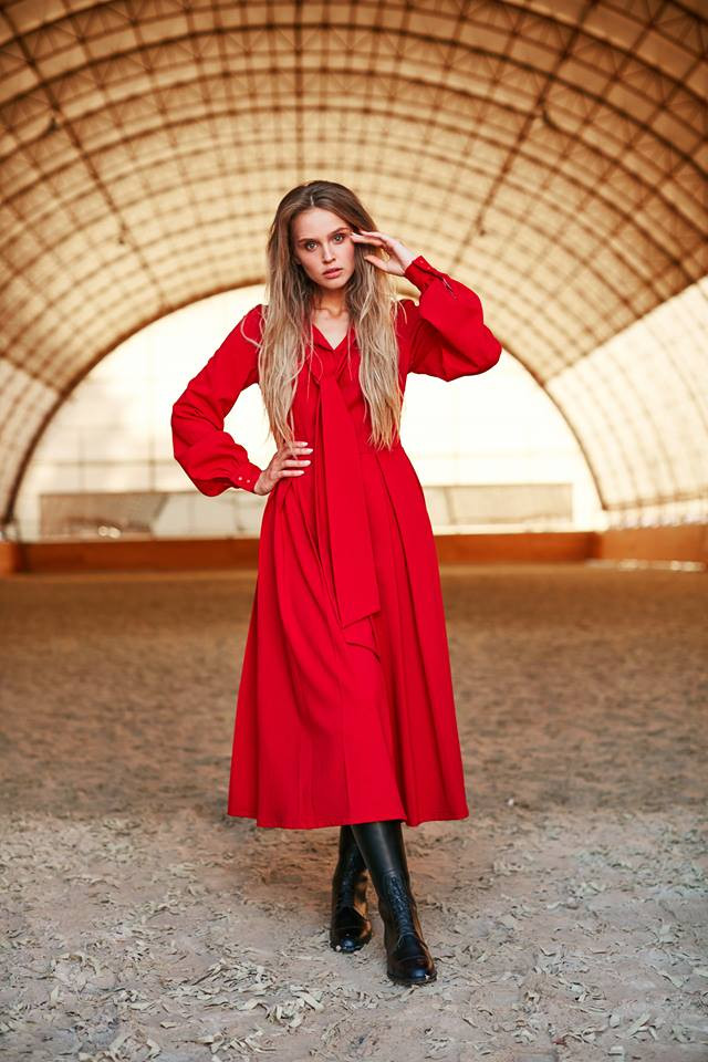 Красное платье Couture de Fleur