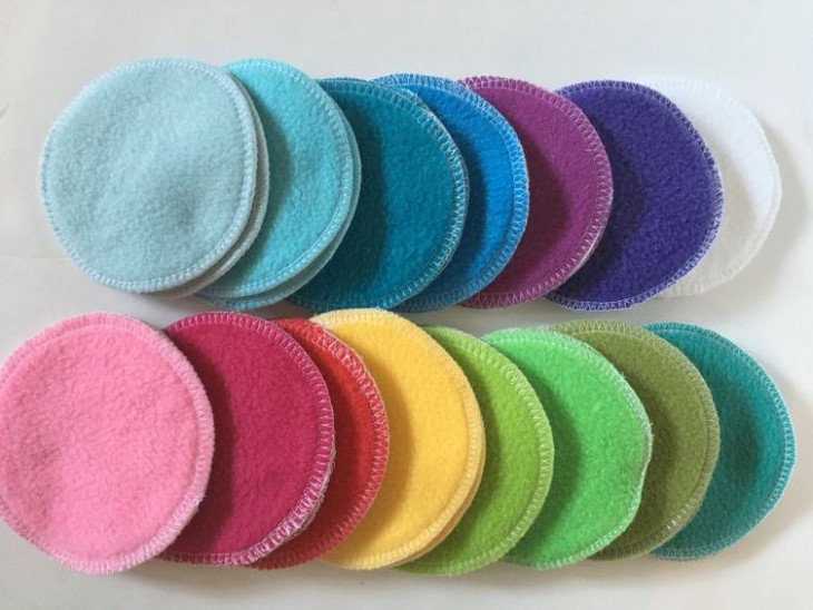 Разноцветные многоразовые диски для лица