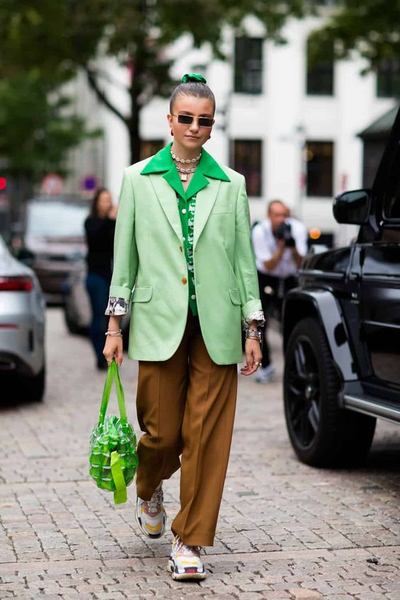 зеленый пиджак